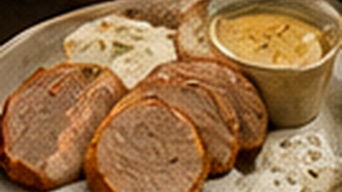 Свиная вырезка с горчично-йогуртовым соусом